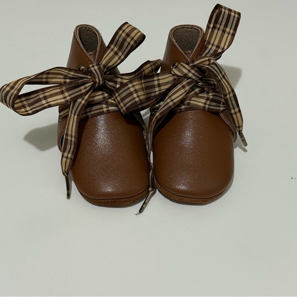 NWOT Brown Leather Baby Shoes Size 12-18 Months